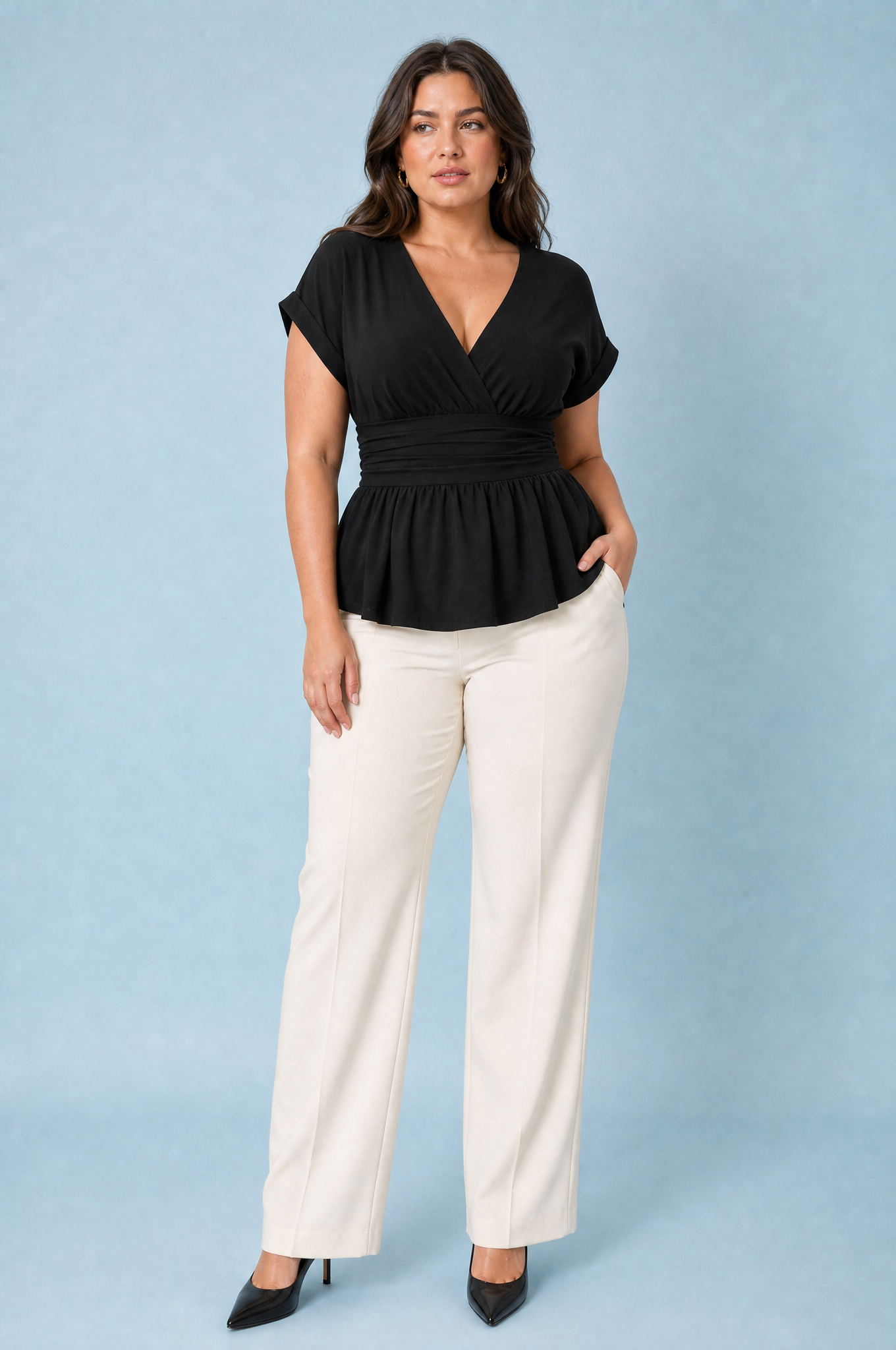 Blouse col V taille cintrée | Porté sur une silhouette plus ronde | Lounelle Paris