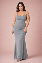 Robe longue moulante à fines bretelles | Porté sur une silhouette plus ronde | Lounelle Paris