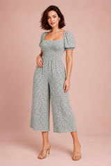 Blomstret jumpsuit med firkantet udskæring
