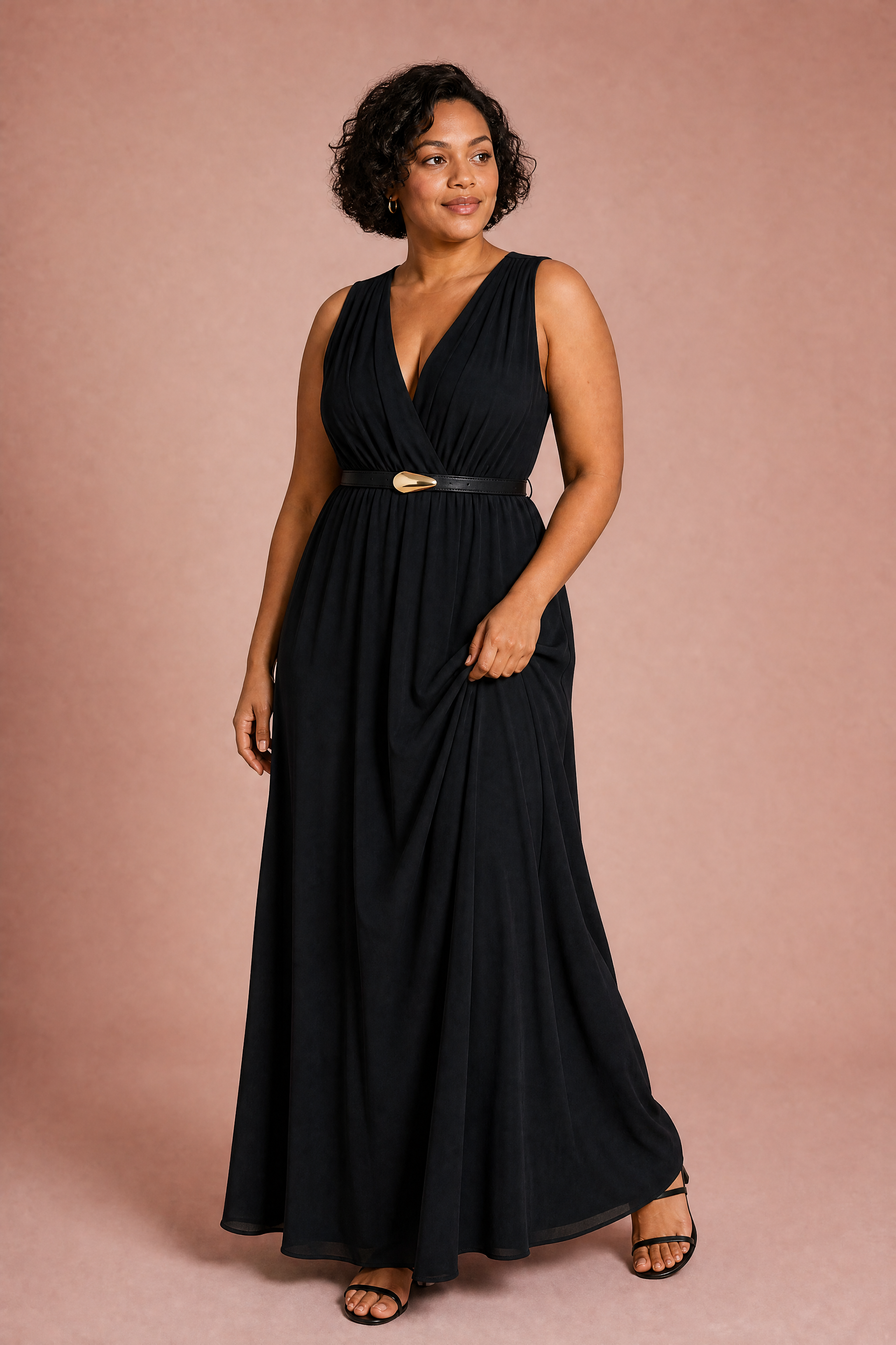 Robe noire col V ceinturée | Porté sur une autre silhouette | Lounelle Paris