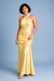 Robe jaune col licou dos nu | Porté sur une autre silhouette | Lounelle Paris