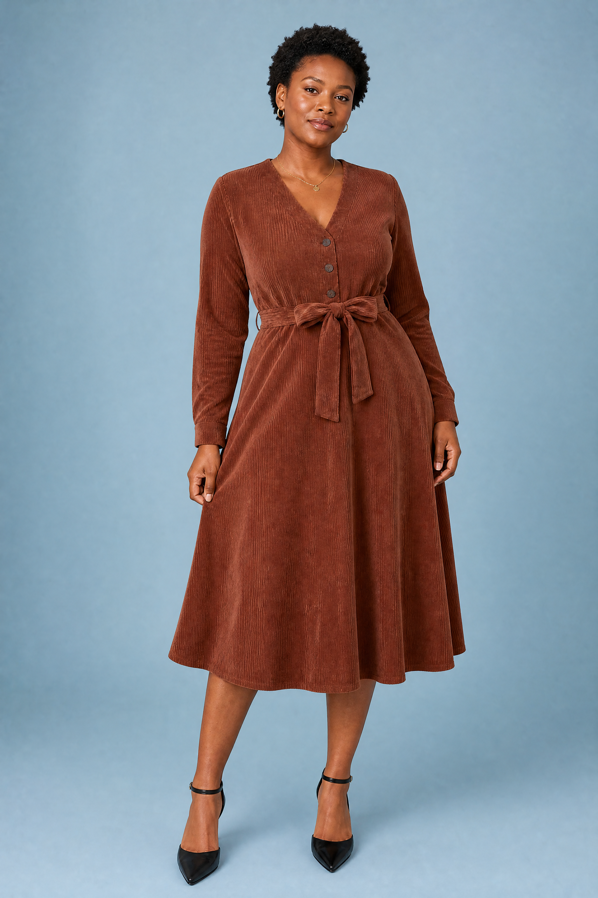 Robe marron col V velours côtelé | Porté sur une autre silhouette | Lounelle Paris