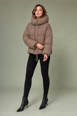 Kort oversize dunjakke med hætte