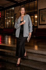 Veste grise mi-longue ample | Deuxième photo lifestyle | Lounelle Paris