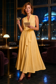 Robe jaune clair sans manches ceinturée | Deuxième photo lifestyle | Lounelle Paris