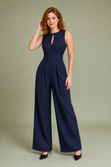 Stribet jumpsuit med markeret talje