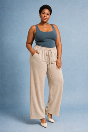 Pantalon large fluide à cordon | Porté sur une silhouette plus ronde | Lounelle Paris