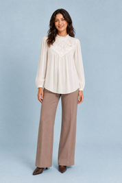 Blouse à col volanté et manches bouffantes | Vue de face | Lounelle Paris