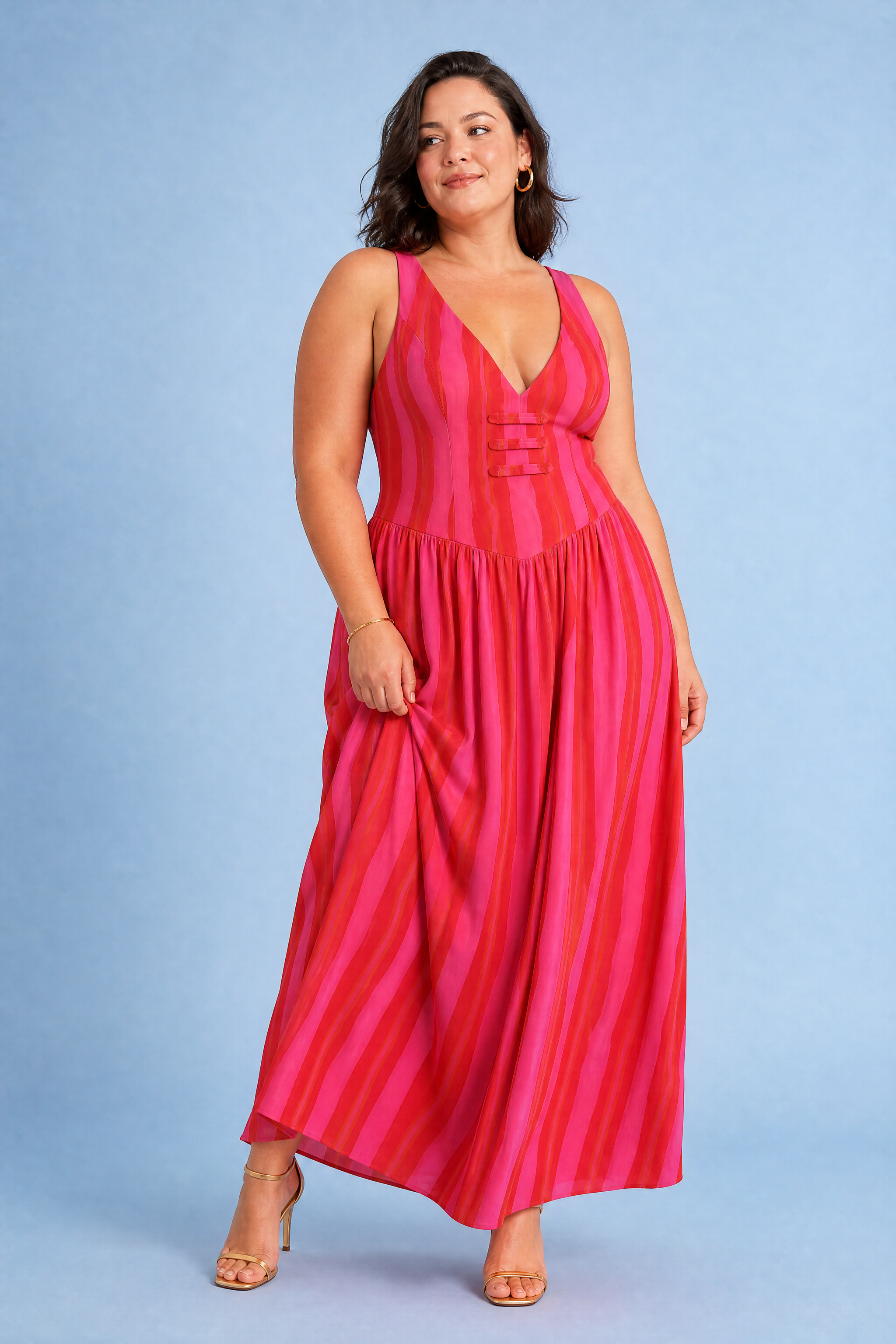 Robe longue rose rayée dos ouvert | Porté sur une silhouette plus ronde | Lounelle Paris