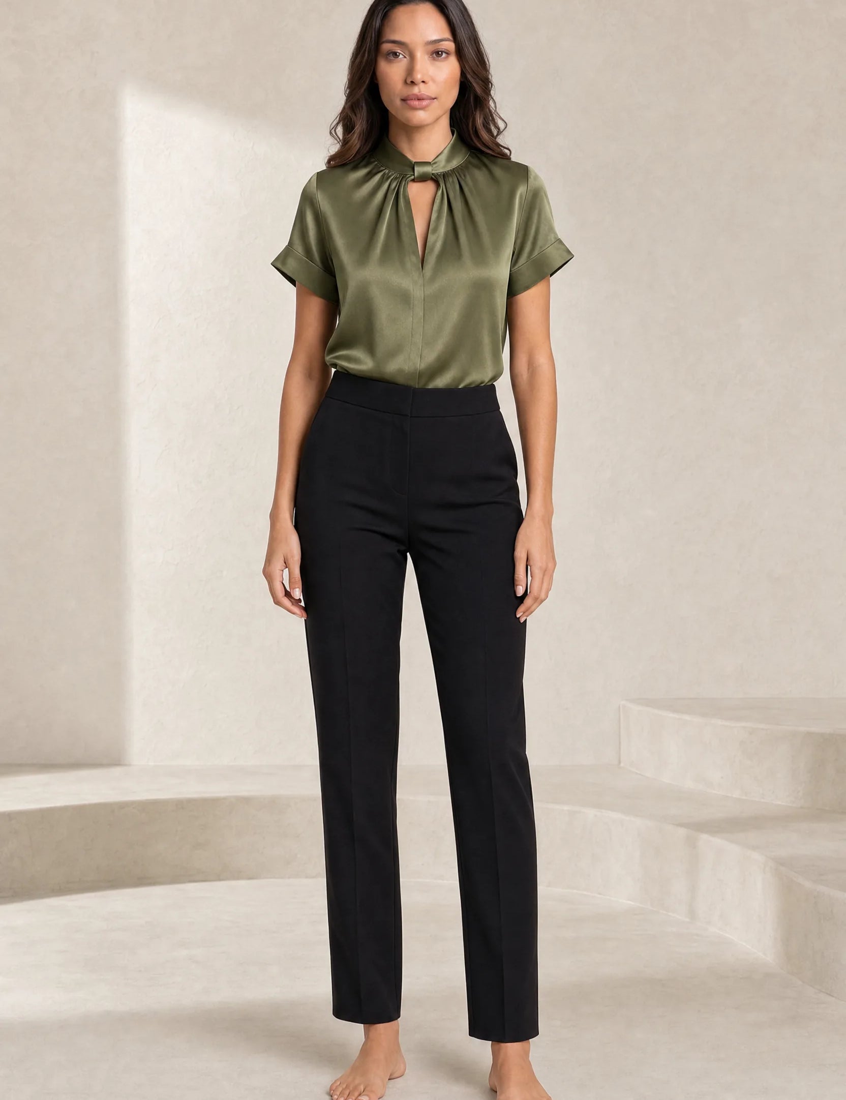 Blouse satinée col montant manches courtes | Lounelle Paris