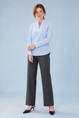 Flydende bluse med V-hals