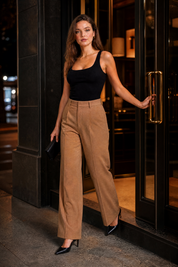 Pantalon tailleur blanc taille haute | Variante Camel - Lifestyle | Lounelle Paris
