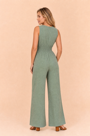 Combinaison verte col V taille smockée | Vue de dos | Lounelle Paris