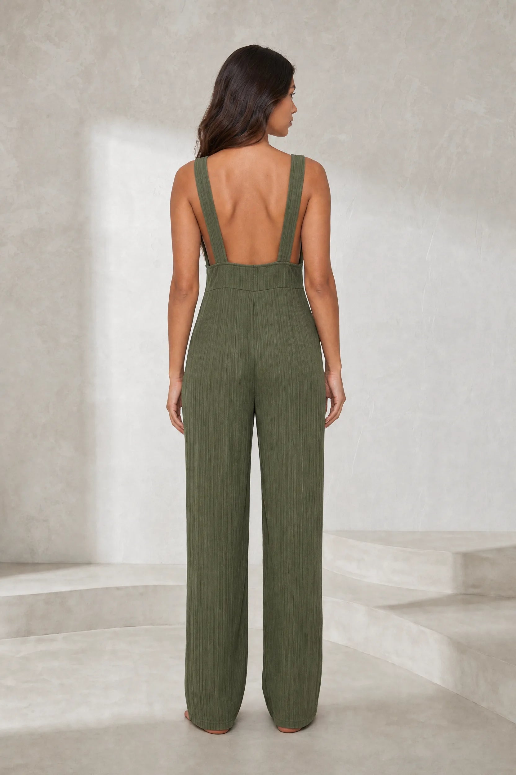 Combinaison ample vert militaire dos nu | Lounelle Paris