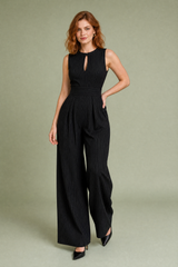 Stribet jumpsuit med markeret talje