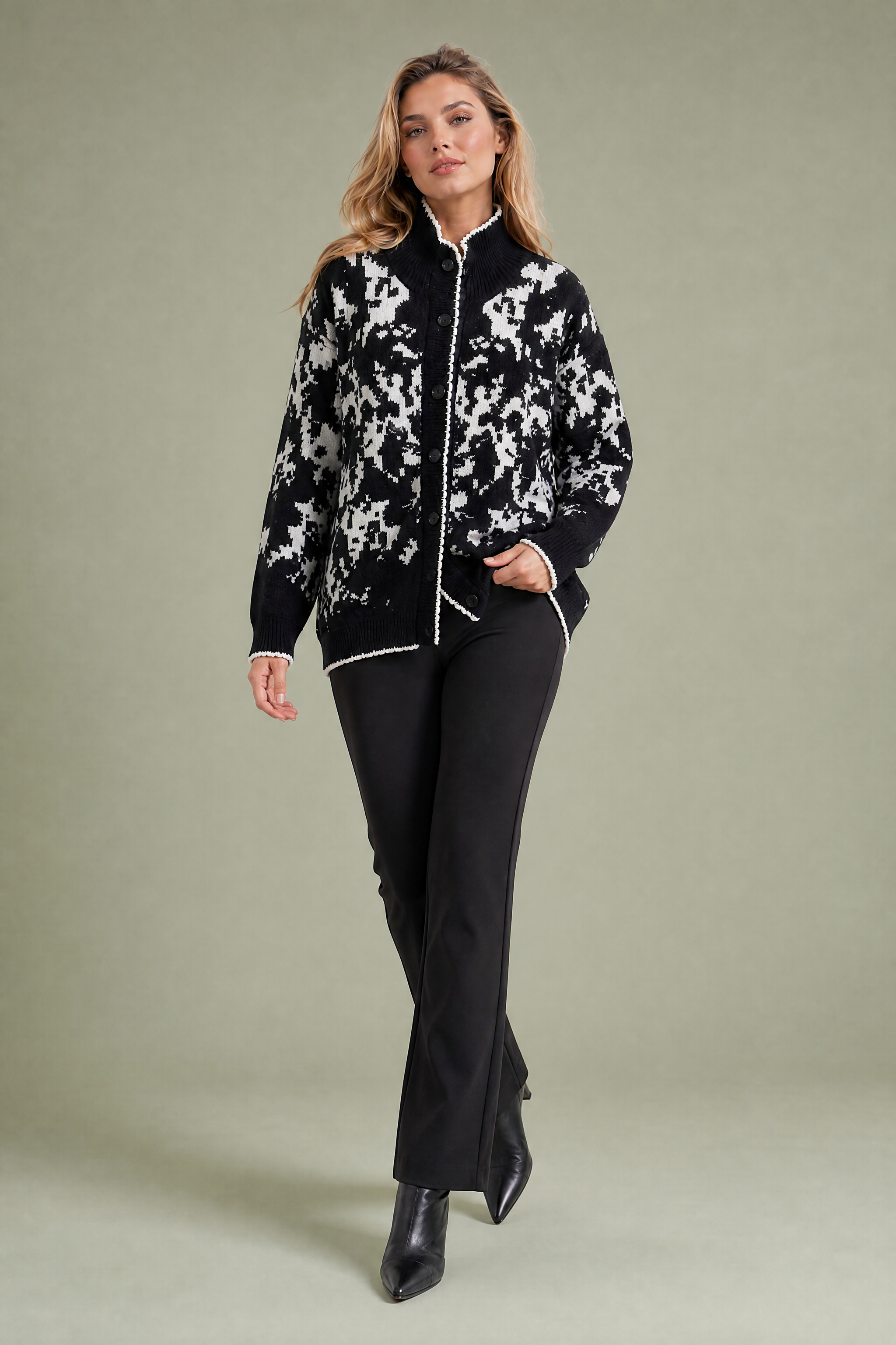 Gilet jacquard col montant | Vue en mouvement | Lounelle Paris