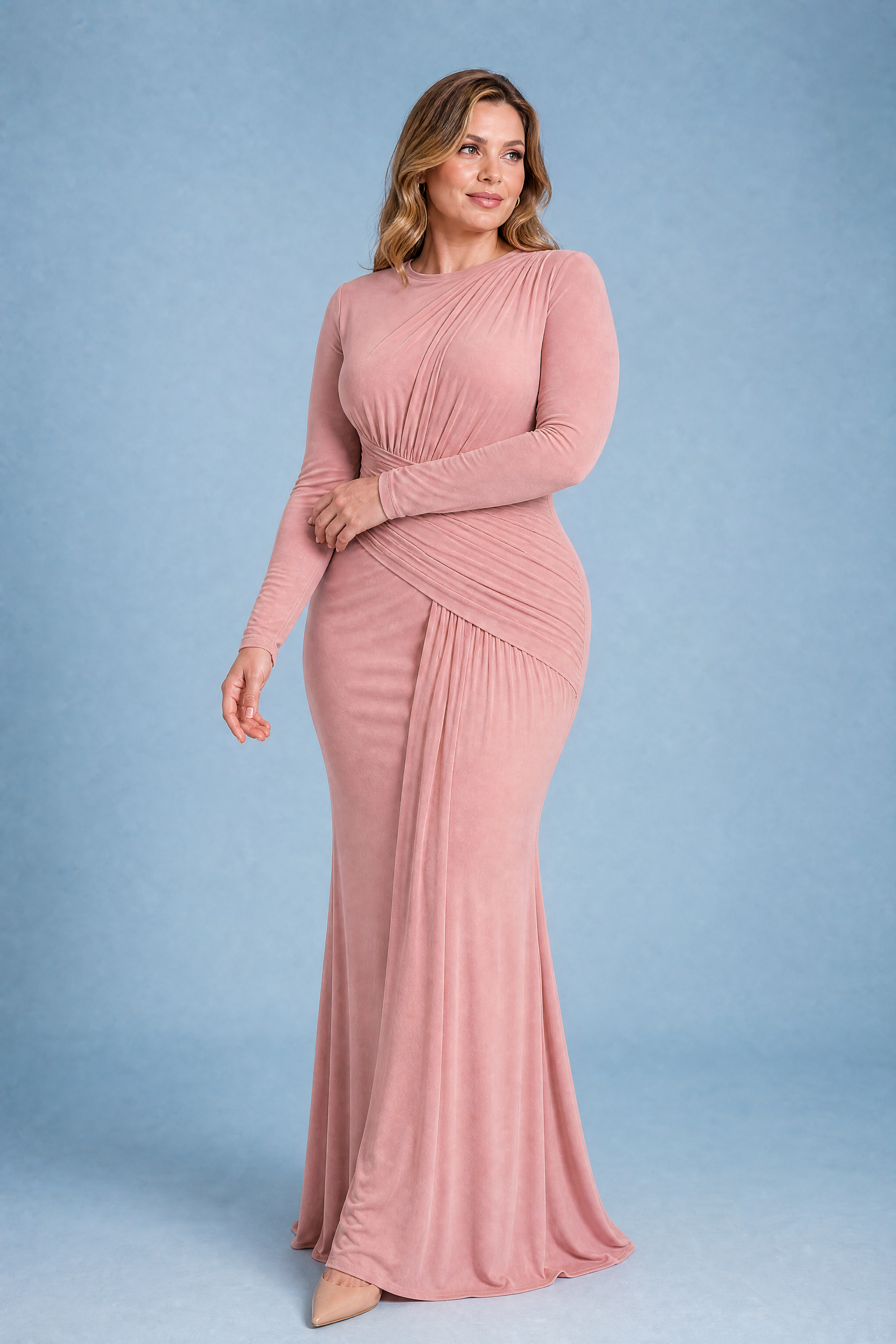 Robe longue drapée | Porté sur une silhouette plus ronde | Lounelle Paris