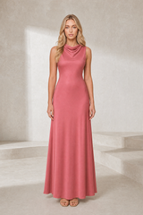 Robe rose satinée col drapé
