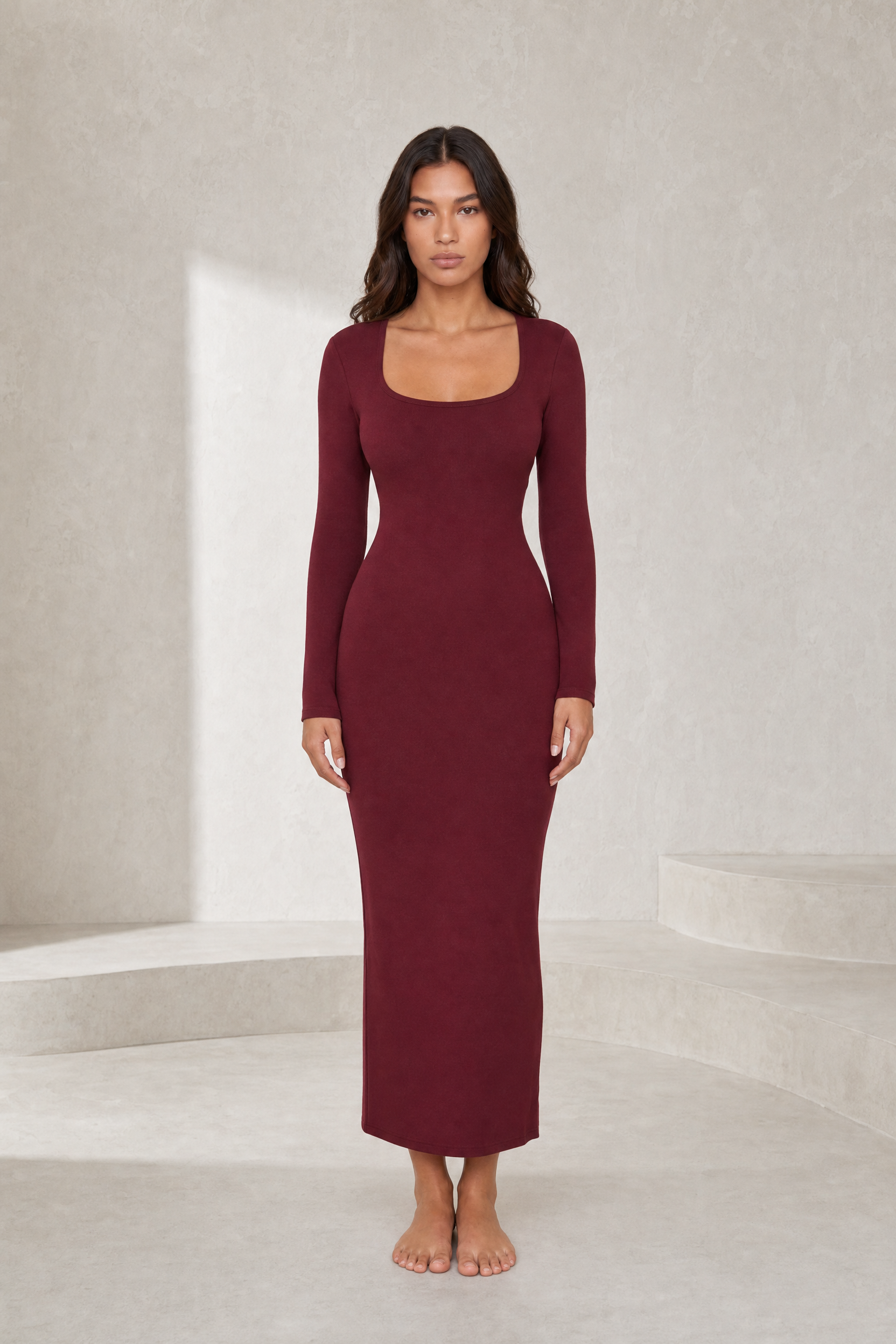 Robe longue bordeaux moulante col carré | Lounelle Paris