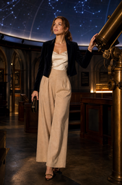 Pantalon large taille haute plissé | Deuxième photo lifestyle | Lounelle Paris
