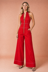 Sort ærmeløs jumpsuit med høj krave