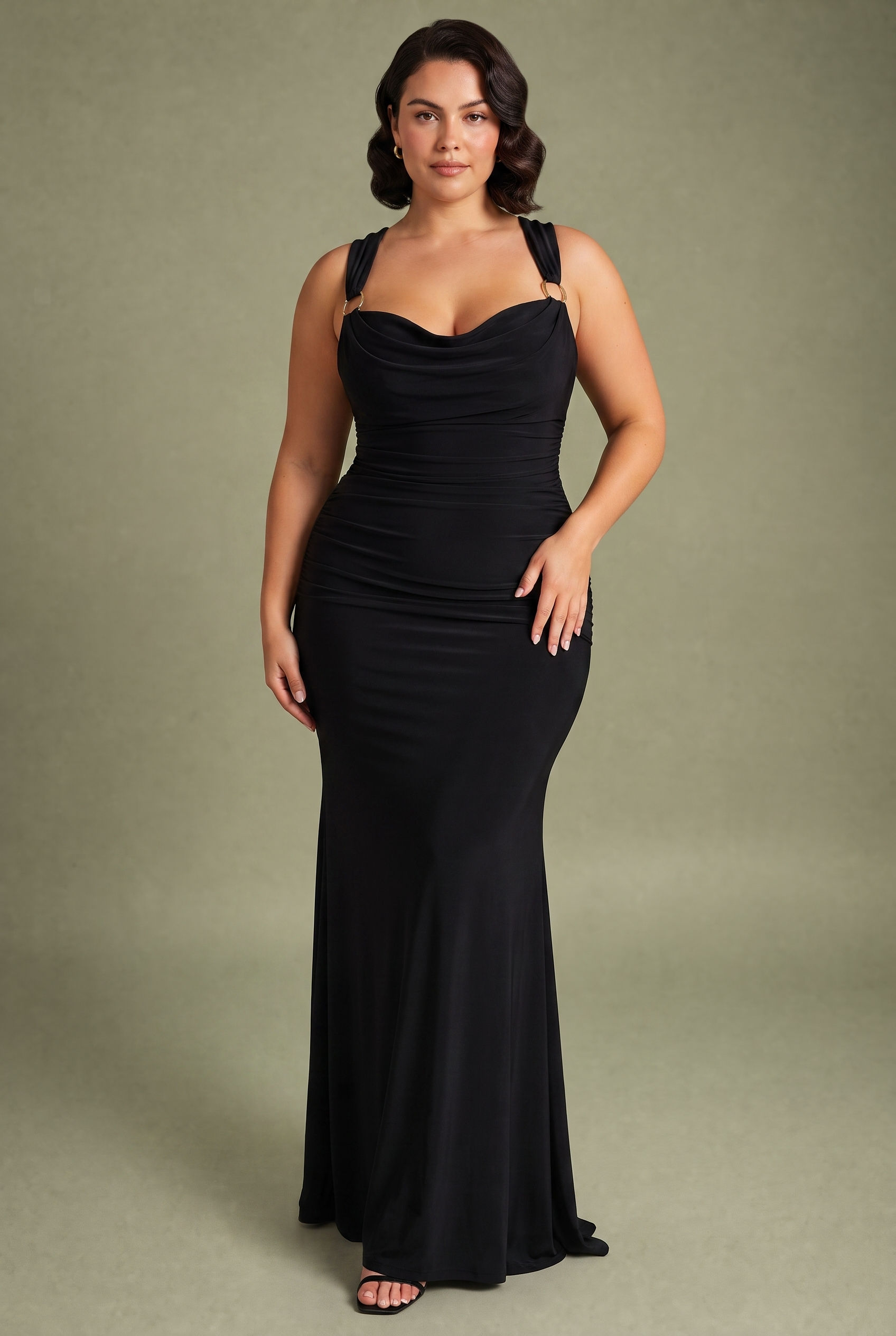 Robe longue col bénitier dos nu | Porté sur une silhouette plus ronde | Lounelle Paris