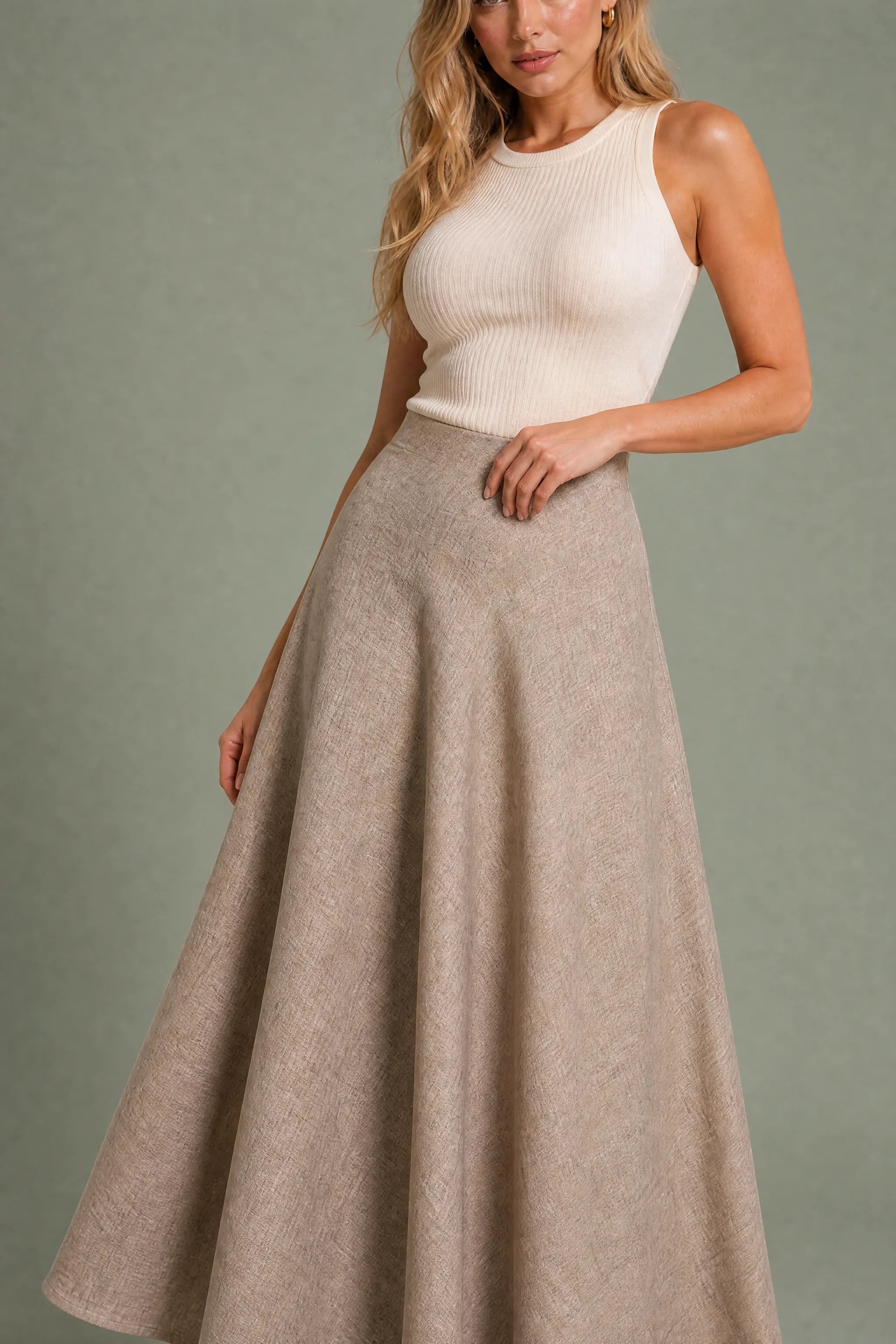 Jupe longue beige évasée | Vue rapprochée | Lounelle Paris