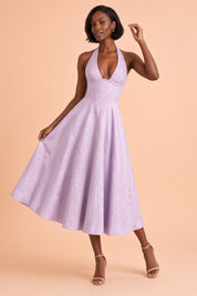 Robe midi violette en dentelle à décolleté plongeant | Vue en mouvement | Lounelle Paris
