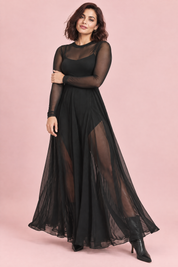 Robe longue noire à empiècements en mesh | Porté sur une autre silhouette | Lounelle Paris