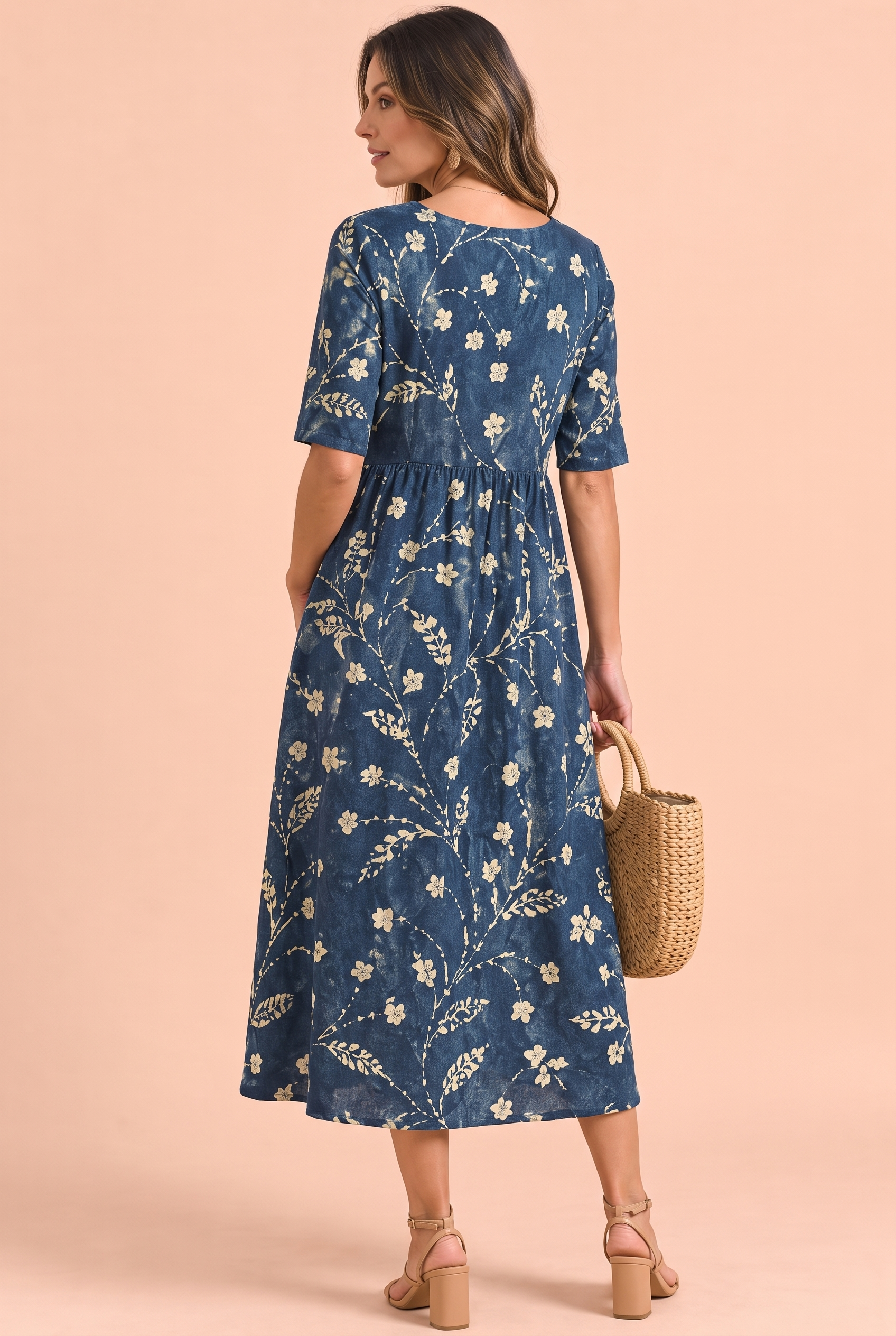 Robe midi trapèze à motif floral bleu marine | Vue de dos | Lounelle Paris