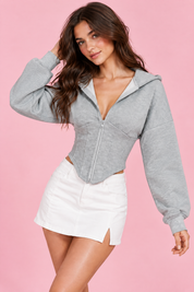 Sweat à capuche gris court zippé | Vue rapprochée | Lounelle Paris