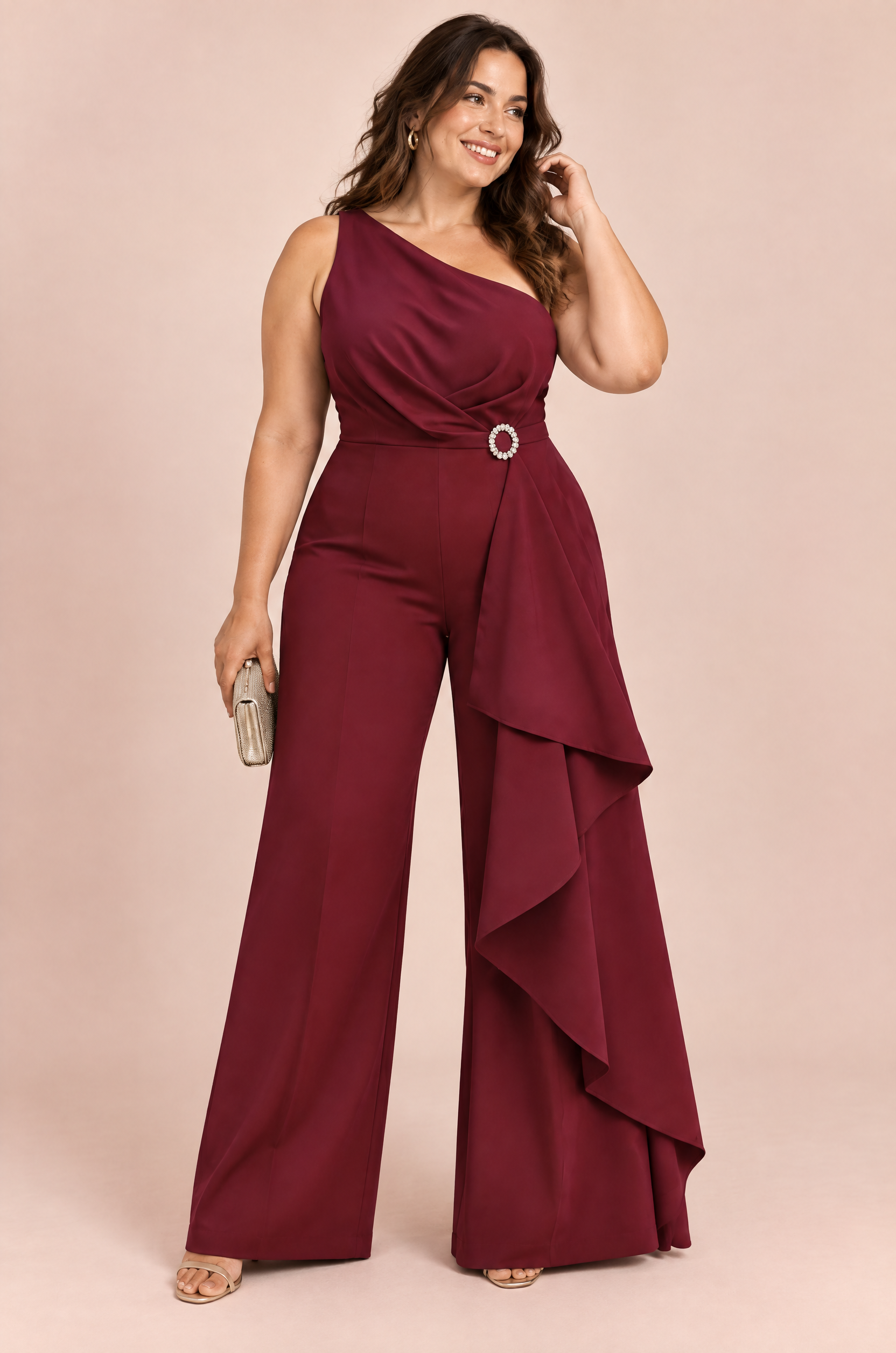 Combinaison pantalon bordeaux à encolure carrée festonnée | Porté sur une silhouette plus ronde | Lounelle Paris