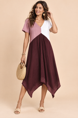 Asymmetrisk bordeaux midikjole med V-hals