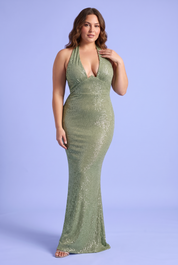 Robe longue à sequins dos nu verte | Porté sur une silhouette plus ronde | Lounelle Paris