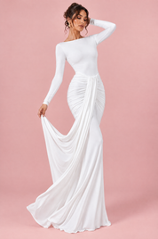 Robe longue blanche à encolure bateau et fronces | Vue en mouvement | Lounelle Paris