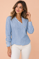 Stribet asymmetrisk lyseblå bluse