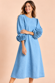 Robe midi bleu clair à manches ornées de rosettes | Vue rapprochée | Lounelle Paris