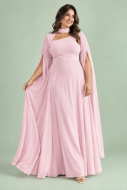 Robe longue rose à encolure carrée et manches cape | Porté sur une silhouette plus ronde | Lounelle Paris