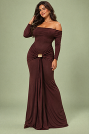 Robe longue bordeaux asymétrique à fronces et drapé | Porté sur une autre silhouette | Lounelle Paris
