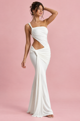 Asymmetrisk hvid kjole med cut-out