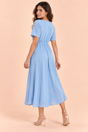 Robe portefeuille bleu clair à col V | Vue de dos | Lounelle Paris