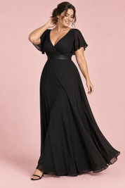 Robe longue plissée noire à col V | Porté sur une autre silhouette | Lounelle Paris