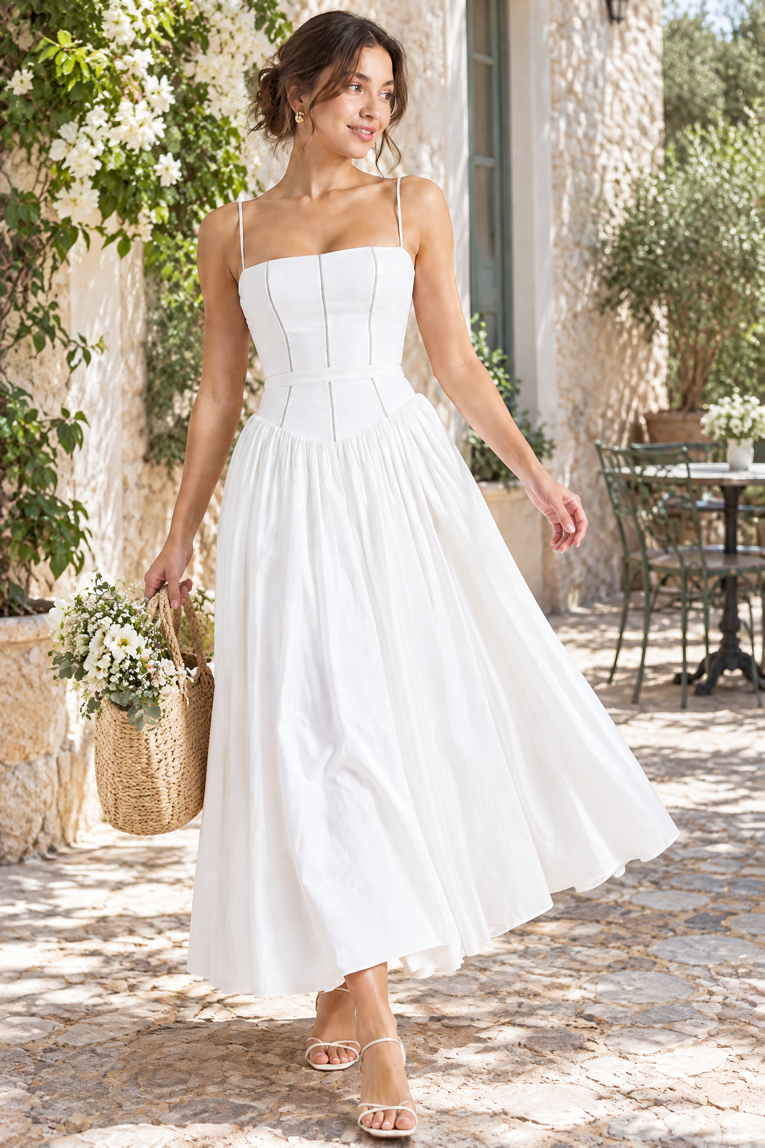 Robe longue blanche à corset | Photo lifestyle | Lounelle Paris