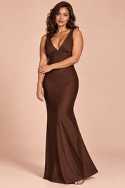 Robe longue marron dos nu à décolleté en V | Porté sur une autre silhouette | Lounelle Paris