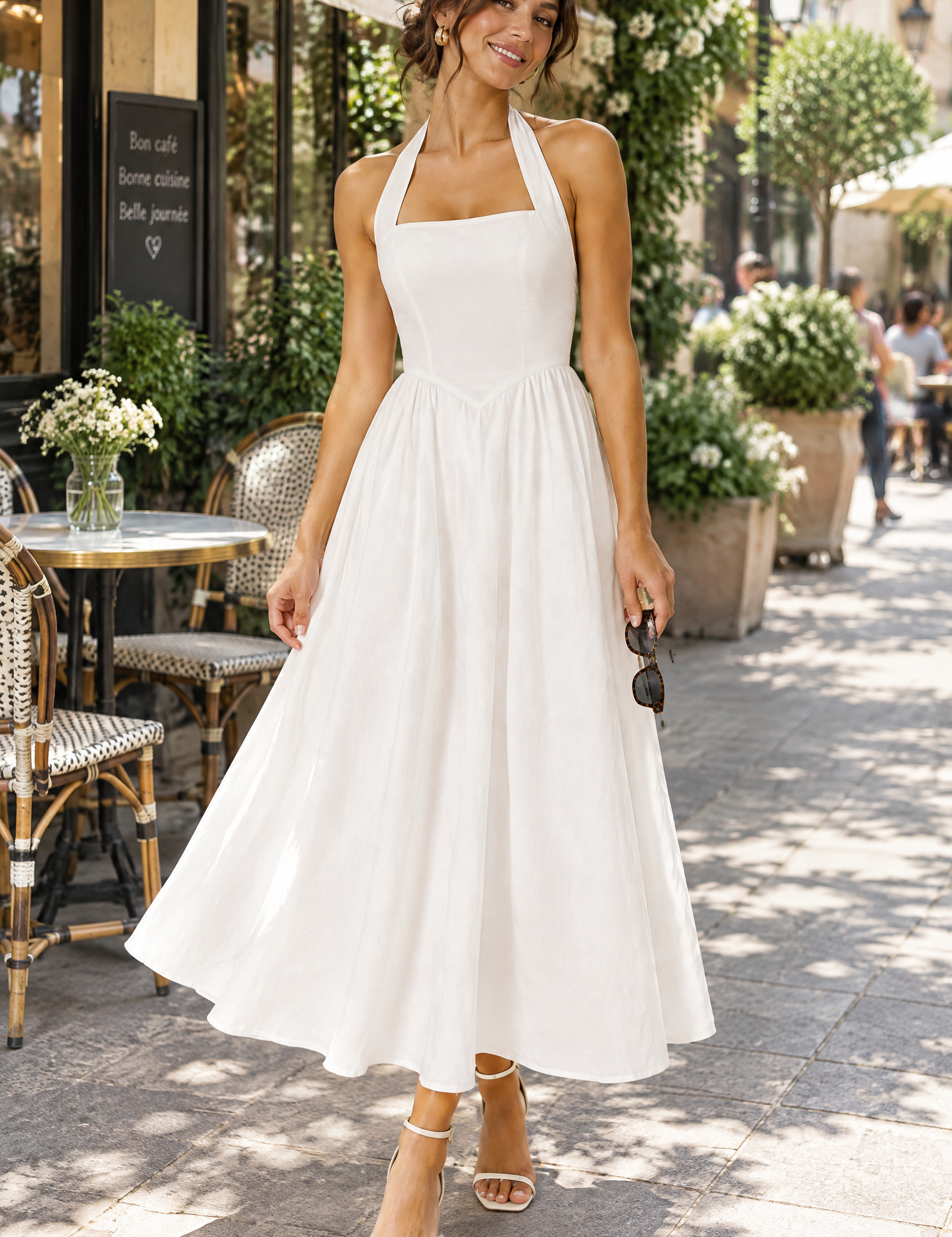 Robe midi patineuse blanche à encolure américaine | Photo lifestyle | Lounelle Paris