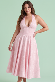 Robe midi jacquard à encolure dos nu rose | Porté sur une autre silhouette | Lounelle Paris