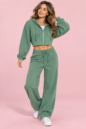Ensemble vert sauge avec sweat zippé court | Vue de face | Lounelle Paris