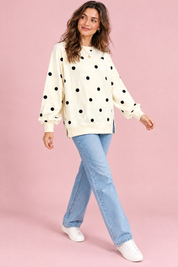 Sweat-shirt oversize écru à pois | Vue en mouvement | Lounelle Paris
