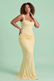 Robe longue jaune froncée à encolure carrée | Porté sur une autre silhouette | Lounelle Paris
