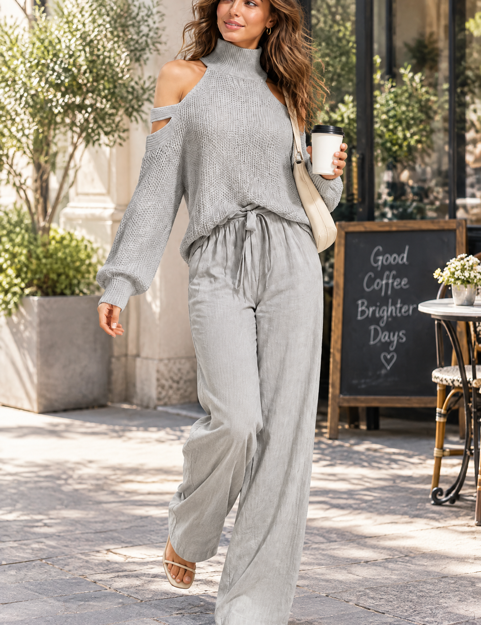 Ensemble pantalon deux pièces oversize gris à découpe | Photo lifestyle | Lounelle Paris